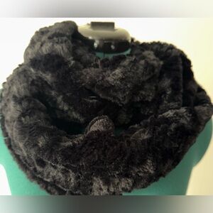 BOGO. Faux fur snood/ infinity scarf. NWOT